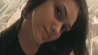 Nữ kỹ thuật viên massage chân liếm đít và bú cu