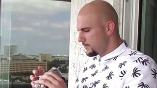 Bị nhỏ em kế nhún sml sau khi thua ván game với em ấy