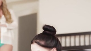 Cô gái nóng bỏng có 160.000 người theo dõi bị chơi xấu... [Phần 2]