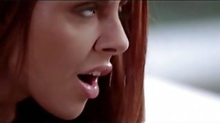 Con xem phim sex: Cha mẹ chọn làm ngơ hay 'dẫn lối'?