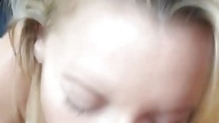 Nữ tiếp viên dương vật không bị cơ trưởng chuốc thuốc kích dục trong một chuyến công tác