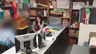 Về thăm quê được chị gái cho cạ buồi vào vú