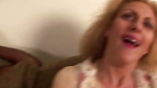 Bạn thân của bạn gái tôi đã quyến rũ tôi trên cầu thang ở công ty cô ấy. Trải nghiệm nhạy cảm thật tuyệt vời, và cô ấy đã nói những lời bậy bạ! Mới nhất phát hành