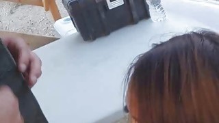 Chồng yêu già vừa rời khỏi nhà, Người vợ đã đưa mông cho cậu con trai địt