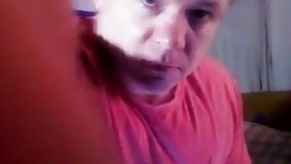 Tranh thủ khi mẹ kế đang ngủ