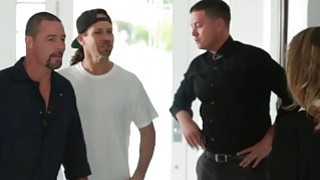 YÊU THẦM CÔ HÀNG XÓM