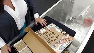 Phát hiện em gái thủ dâm cùng con cặc khổng lồ