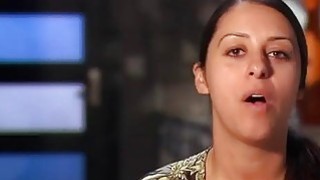 Tiệc ngủ của chị gái và đám bạn