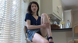 Tiệm ngâm chân dụ dỗ cô gái trẻ 21 tuổi bóp chặt lồn rồi bắn không cần bao cao su