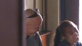 Lộ diện trên phố để quyến rũ người qua đường và huấn luyện em chó cái (tiếp theo)! Thật thú vị!