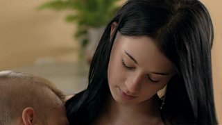 Người chồng thất nghiệp, vợ đi làm thêm và cậu sinh viên may mắn