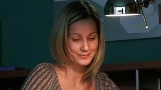 Người anh sói muốn làm gì em gái mình cũng được. Nữ thần ngực đẹp Hạ Thanh Tử ra mắt + vùng gợi cảm liếm kem như hương vị của nữ thần hổ trắng tuyệt vời nhất Shen Nana ra mắt