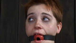 Biết vợ yêu cắm sừng, Ông xã luôn làm tình cô nàng đến kiệt sức để cô ấy không thể ra ngoài