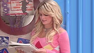 Không ngờ phim Sex Education giúp tôi dạy cho con trai 1 ...