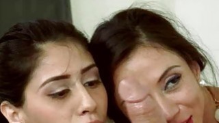 Phang con gái riêng của vợ