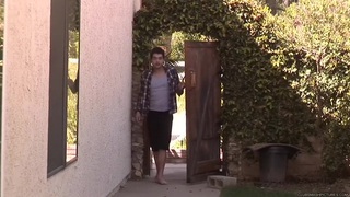 Chị hàng xóm vú to bước ra từ anime