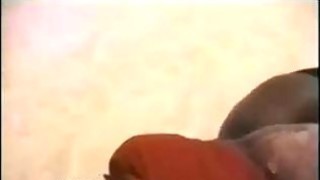 Vì muốn xóa nợ, chồng yêu van xin bà xã hãy bán thân để cứu anh