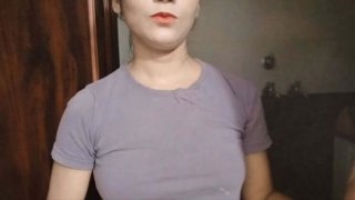 Trước nguy cơ bị quản lý sa thải, gã chồng đành nhìn người vợ bị quản lý nắc để cứu vãn