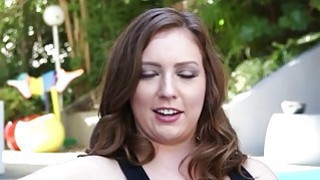 Cô gái trẻ vội vã quan hệ khi đang mặc đồ ngủ! ! Chồng tôi vẫn đang đợi bữa tối ở nhà! !