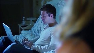 "Anh yêu~ quần áo nhỏ quá... ngực em hở mất rồi..." "Ôi, nhiều nước quá~ Em sắp xuất tinh rồi..." Bạn gái ngực khủng xinh đẹp bị quan hệ nhiều tư thế mà không dùng bao cao su tại nhà...