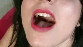 đeo kính vr liếm chim em trai lúc nào không hay