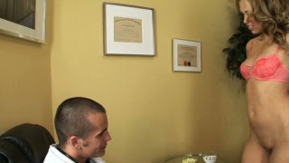 Bị bố mắng, đã có má kế an ủi vietsub