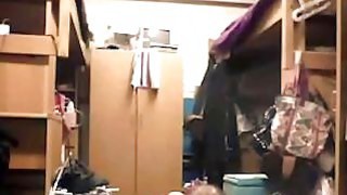 Và công chúa KVT lẳng lơ trong hộp gỗ khô gặp ngọn lửa dữ dội