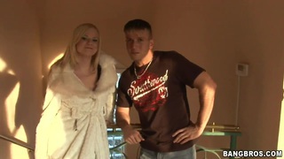 Hẹn hò nhưng không yêu cùng 2 em đồng nghiệp