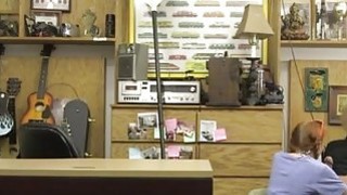 Ba mẹ đi du lịch, anh trai ở nhà quan hệ cô gấu ruột của mình