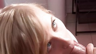 Chồng và bạn thay phiên nhau quan hệ với vợ