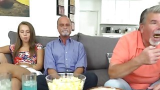 "đi ngoài" với em người yêu củ trước ngày cưới