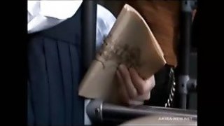 ông bố nghiêm khắc nuôi con gái chỉ để “thịt”