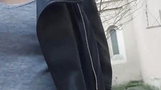 Người vợ mở tiệm mát xa tại nhà bị gã nhà sát bên dơ bẩn đến trả thù