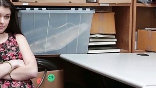 Cậu học trò tự ti được cô gia sư dễ thương dạy bảo tận tình