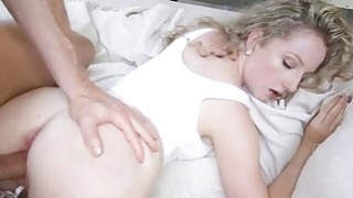 Bố Ông xã phát hiện bạn gái của con trai thiếu thốn vì đã lâu không được quan hệ