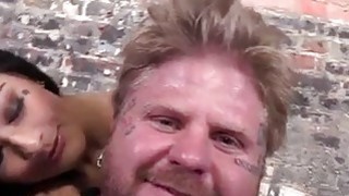 búp măng non vào đời sớm