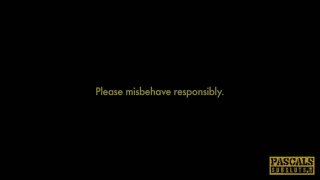 ông chồng chịch em nhân viên đang xoa bóp cho vợ