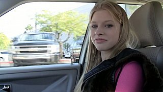 Bí mật nơi công sở của nữ nhân viên xinh đẹp