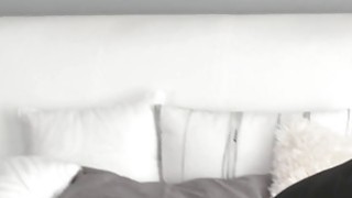 Mối tình ngắn ngủi với cô nàng cạnh nhà đã có Anh xã cạnh bên