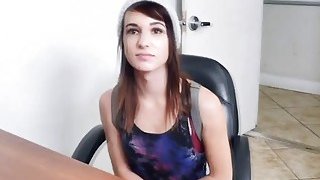 Tổn thương sau 10 năm bị làm nhục nhưng ngờ đâu gã đàn ông đó đã ra tù