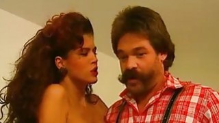 Em bé tóc ngắn dễ thương của Đài Loan đã đến hộp đêm và bị một tên khốn lừa lên giường