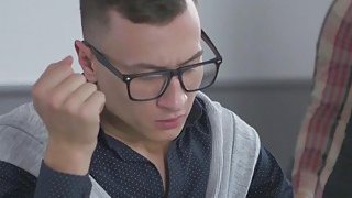 Vua của mọi nghề gọi tên thầy giáo yoga