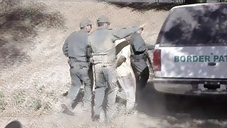 Địt em nhân viên thư viện