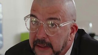 5 ngày người vợ đi vắng, tôi gặp tại nạn nhưng được bạn thân cô ấy chăm sóc