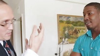 Câu chuyện lén lút của cô gái sắp kết hôn với bồ cũ khi đi họp lớp