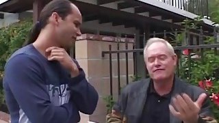 Thanh niên fa đặt camera quay lén em nữ học sinh nhà bên bị phát hiện và cái kết