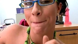 Tan ca là vô nhà nghỉ cùng em đồng nghiệp