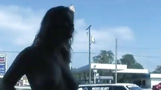 Người vợ giàu có dâm đãng nói rằng cô ấy chưa bao giờ cảm thấy tuyệt vời đến thế