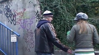 Tôi đã hẹn hò với một cô gái nóng bỏng, chúng tôi đã chơi trò uống rượu, trò chuyện và say xỉn.