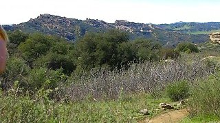 Vợ để bố dượng phá trinh con gái